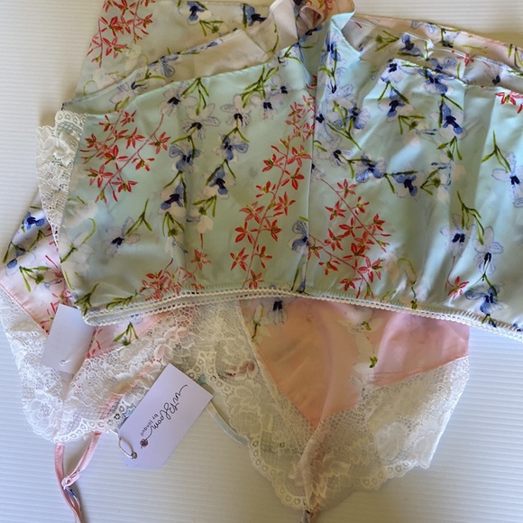 IN BLOOM BY JONQUIL size large
Women's Cami Short Pajamas NWT - Picture 6 of 11